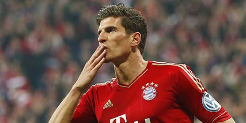 Mario Gomez ghi poker khi đang trong màu áo Bayern Munich